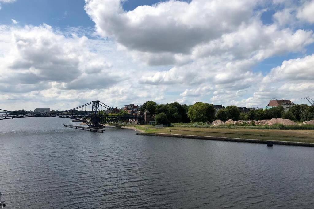 Wilhelms Havenkoje - Gemuetliches Innenstadtappartment วิลเฮล์มฮาเฟน ภายนอก รูปภาพ